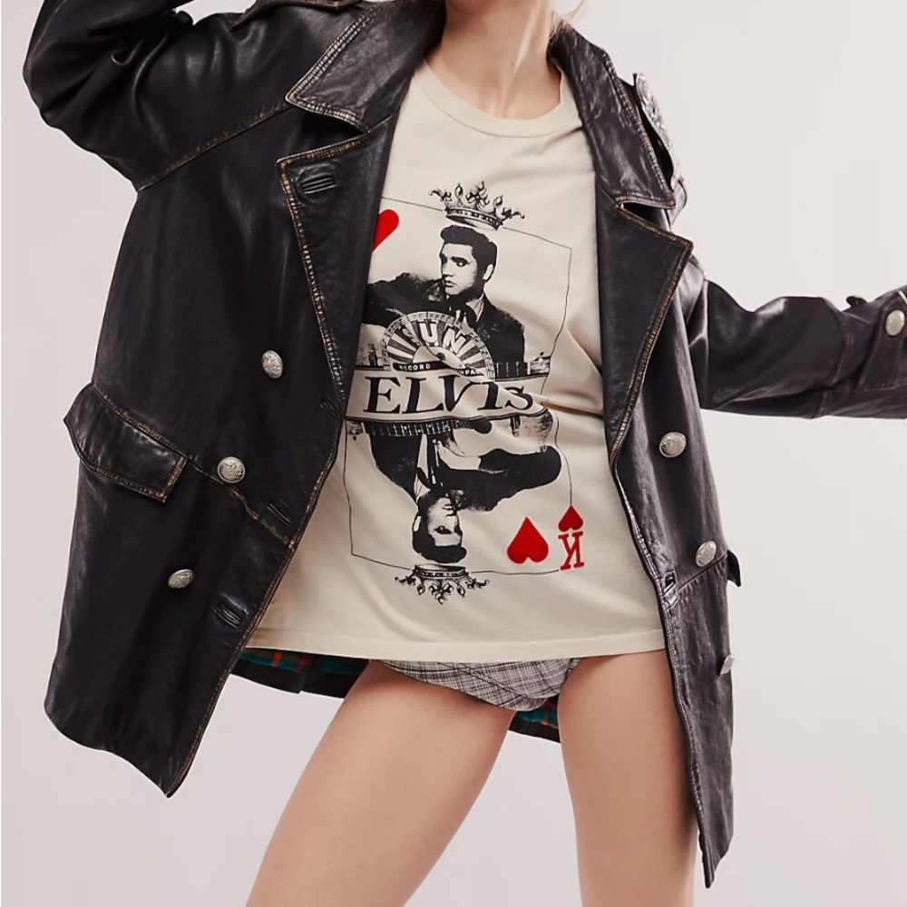 💖Daydreamer Sun Records X Elvis King Tee size Large NWOT💖